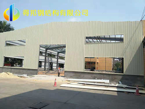 ​惠州钢结构厂房